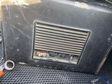 Аудиотехника: Автомобильный активный сабвуфер в корпусе - Диаметр динамика: 12" — 2