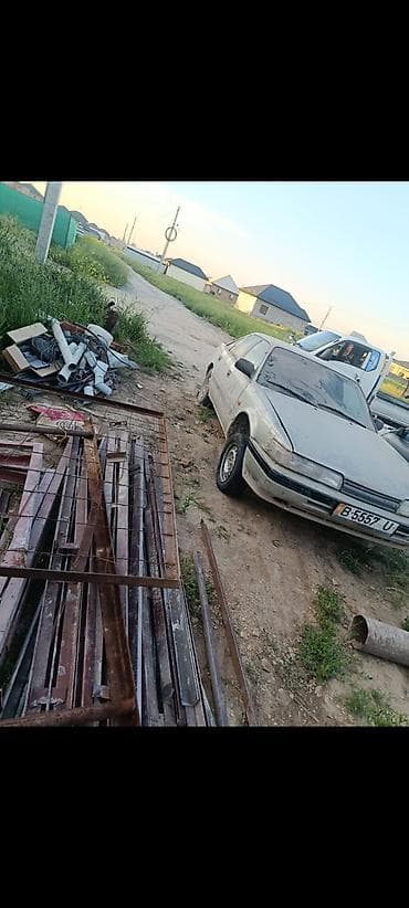 mazda 6 atenza: Mazda 626: 1988 г., 2 л, Механика, Бензин, Хэтчбэк — 4