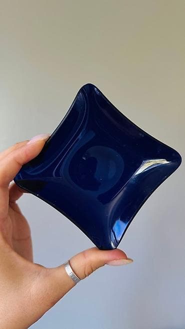 Элегантные блюдца из стекла темно-синего цвета, выполненная в форме — 1