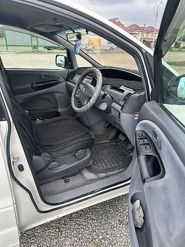 Транспорт: Toyota Estima: 2001 г., Минивэн — 5