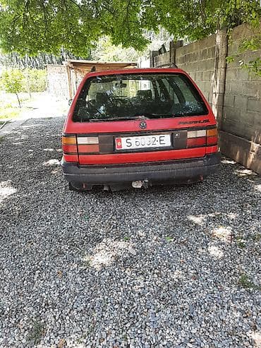 Volkswagen Passat: 1991 г.