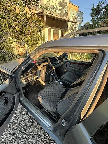 daf 95 480: Mercedes-Benz W124: 1990 г., 2.3 л, Автомат, Бензин, Универсал — 9