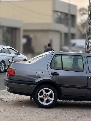 бампер на вента: Volkswagen Vento: 1992 г., 2 л, Механика, Бензин, Седан — 2