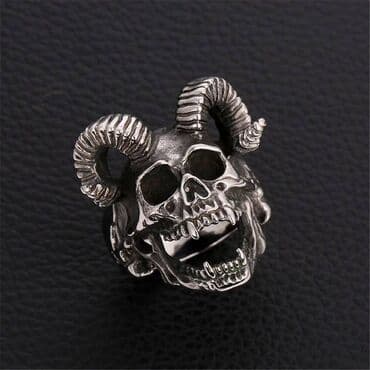 эксклюзивные свадебные пригласительные: Кольцо мужское череп с рогами, подчеркнет статус мужчины. Такое — 1