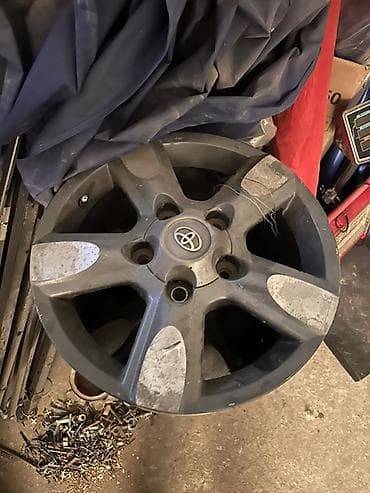 vossen diska: Литые Диски R 18 Toyota, Комплект, отверстий - 5, Б/у — 3