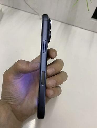 iphone 19: IPhone 17 Pro, Новый, 512 ГБ, Синий, Наушники, Зарядное устройство, Защитное стекло, В рассрочку, 100 % — 4