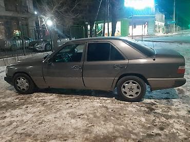 Продажа авто: Mercedes-Benz W124: 1990 г., 2 л, Механика, Бензин, Седан — 3