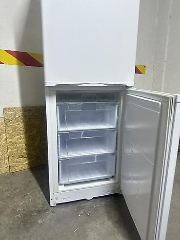 m 3: Холодильник Indesit, Б/у, Двухкамерный, De frost (капельный), 60 * 195 * 60 — 4