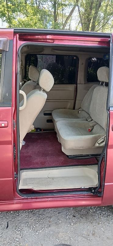 красный страитель: Nissan Serena: 2005 г., 2 л, Автомат, Бензин, Минивэн — 10