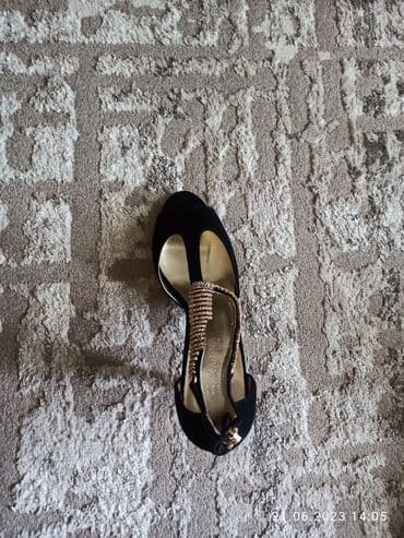 туфли черные с открытым носиком: Туфли замшевые новые. Фирма Kadina На выход очень красивые и изящные — 2