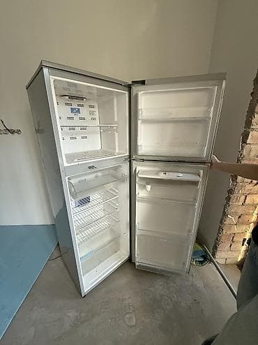 hub type c: Продаю холодильник, аристон, тумбочка с зеркалом — 9