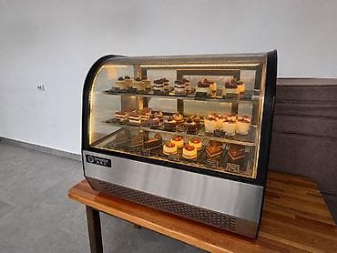Продаем холодильную витрину для десертов, тортов, пирожных и выпечки at lalafo.kg Продаем холодильную витрину для десертов, тортов, пирожных и выпечки