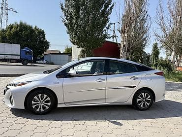 подключаемый гибрид: Toyota Prius: 2020 г., 1.8 л, Автомат, Гибрид, Хэтчбэк — 2
