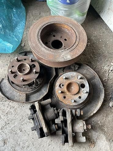 Комплект деталей ходовой на камри 30 - Два тормозных диска. - Две