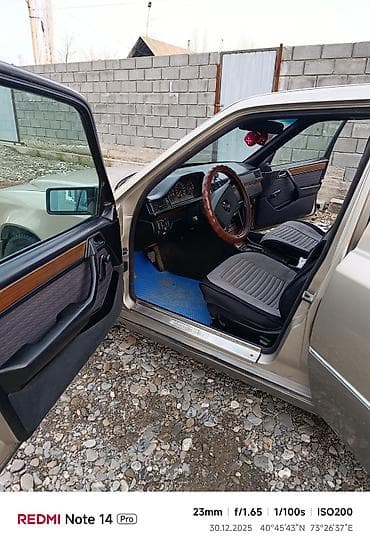 Продажа авто: Mercedes-Benz W124: 1991 г., Механика, Седан — 4