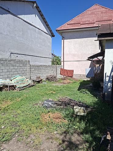 Дома: Продается частный полдома с участком 2.5 соток, по Госакту 1.5 соток — 4
