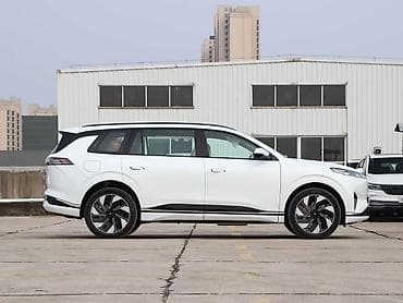 byd e7: Dongfeng eπ 008 Электрический кроссовер (черный кузов) Особенности и — 5