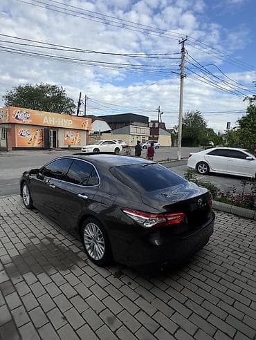 тайота гибрид: Toyota Camry: 2018 г., 2.5 л, Вариатор, Гибрид, Седан — 6