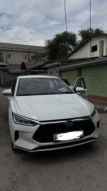 w211 5: BYD E3: 2020 г., 0.1 л, Автомат, Электромобиль, Седан — 1