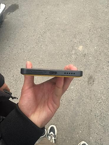 телефоны буу: Poco X6 Pro 5G, Б/у, цвет - Желтый — 5