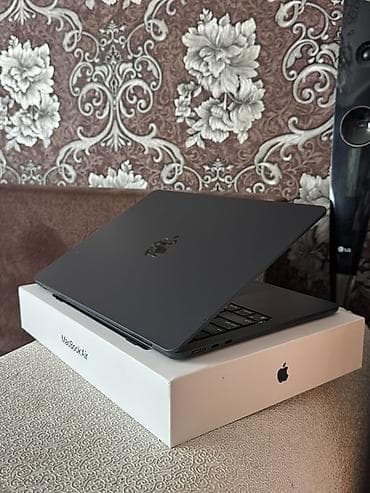 Ноутбуки и аксессуары: Ультрабук, Б/у, Apple M2, ОЗУ, RAM: 8 ГБ, В рассрочку — 3