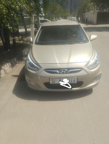 Hyundai Solaris: 2014 г., 1.6 л, Автомат, Бензин, Седан