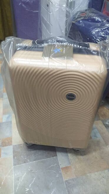 женскую дорожную сумку на колесах: Большой выбор чемоданов ***цена указана за ОДИН маленький размер — 3