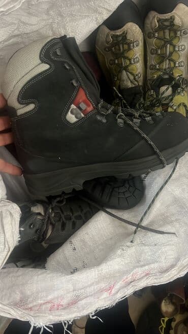 Босоножки, сандалии, шлепанцы: Кроссовки и спортивная обувь — 5