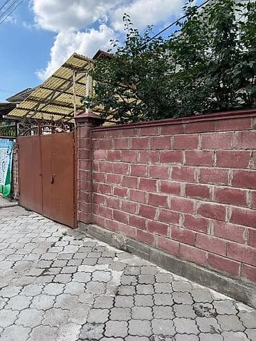 село боконбаева: Сдаётся уютный дом в аренду 🏡 В доме: — 2 комнаты — кухня — ванная — 1
