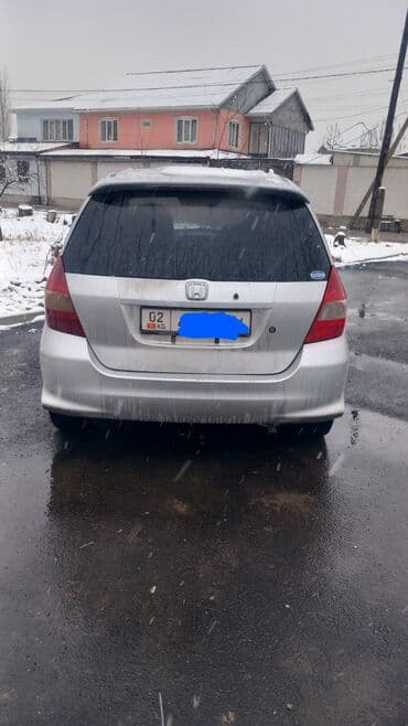 Honda Fit: 2001 г., 1.3 л, Вариатор, Бензин
