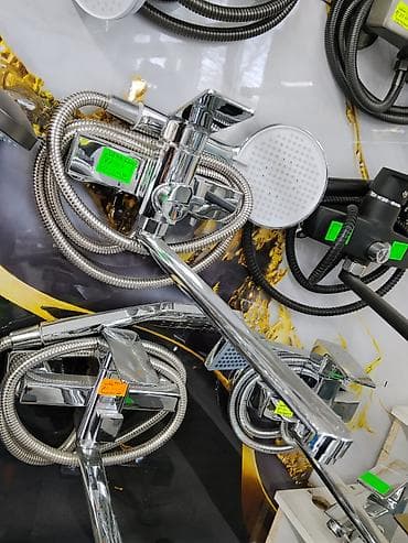 Смесители для ванны и душа: Смеситель для ванны и душа, Ручной душ, Установка: Наружный монтаж, Материал: Латунь, Функции: Без функций — 1