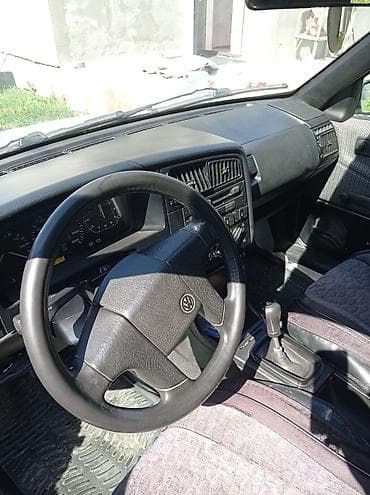 двигател на пассат: Volkswagen Passat Variant: 1992 г. — 4