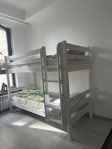 двухъярусная кровать белый: Двухъярусная кровать из массива дерева, белая - Компактная — 2