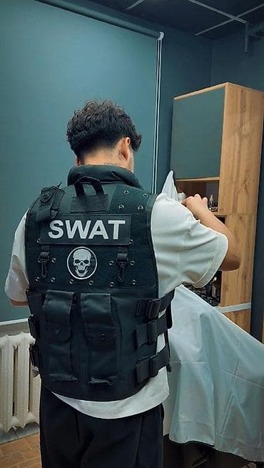 парикмахера: Требуется Барбер! S.W.A.T Barbershop — мужские стрижки и уход - — 2