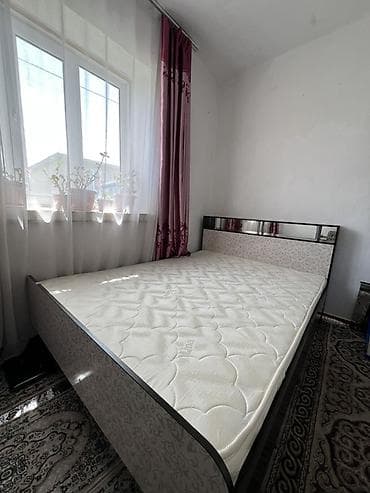 каркас на кровать: Двуспальная кровать, С матрасом, длина - 200 см — 1