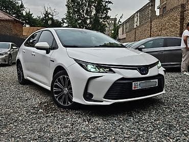 toyota corolla cross: Toyota Corolla: 2022 г., 1.8 л, Автомат, Гибрид, Седан — 10
