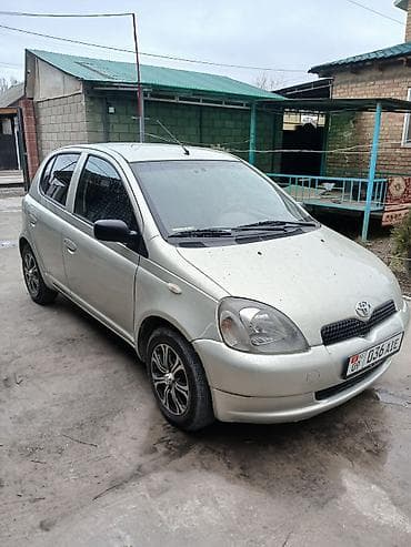 yaris: Toyota Yaris: 2002 г., 1.3 л, Ручные, Бензин, Хэтчбэк — 2