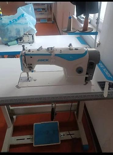 козлы для швей: Швейная машина Jack, Швейно-вышивальная, Вышивальная, Коверлок — 1