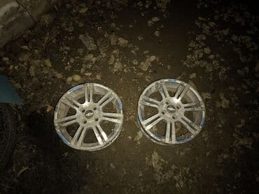 жети орунду машина: Дисктер R 15 Комплект, тешиктери - 4, Колдонулган — 1