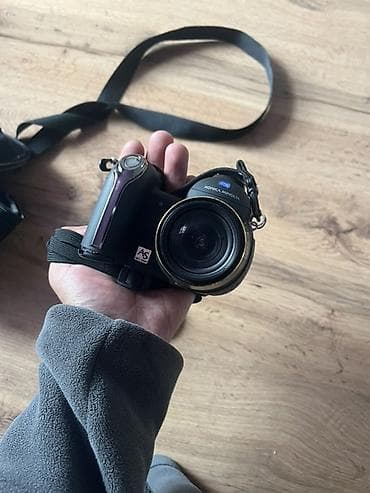 Фото и видеокамеры: Цифровая камера Konica Minolta Z6(бридж) Комплект: - Камера Konica — 1
