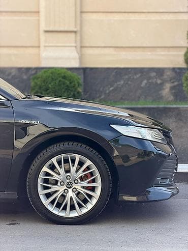 19: Toyota Camry: 2019 г., 2.5 л, Автомат, Гибрид, Седан — 5