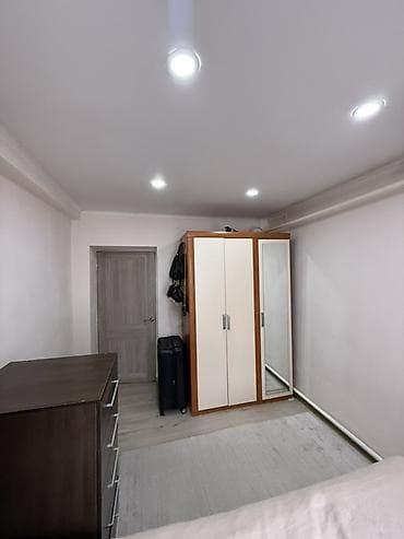 Кыймылсыз мүлк: 🏡 Продаётся полдома в престижном районе Район нижний (15мин от ЦУМа) — 8