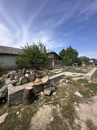 act building: 📍 В Шопокове продается дом на участке 10 соток. 🏡Дом без ремонта — 3