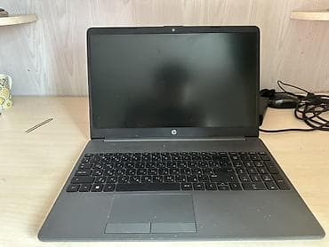 HP 15.6" ноутбук (серия 15) с зарядным устройством. Основные