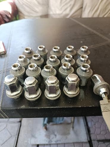 Гайки: Комплект колесных гаек с шайбами (конус/сфера под посадочное место — 1