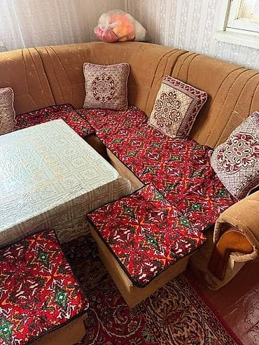 Угловые диваны: Угловой диван, C подушками — 2