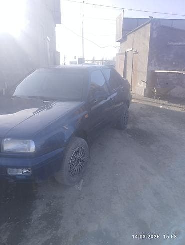 Volkswagen: Volkswagen Vento: 1993 г., 1.8 л, Седан — 2