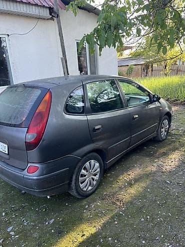 Транспорт: Nissan Almera Tino: 2004 г., 1.8 л, Кол менен иштөөчү, Бензин, Хетчбек — 3