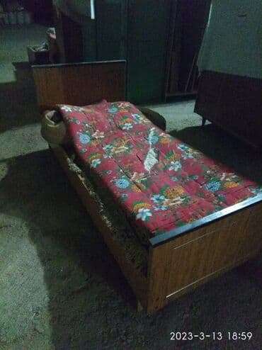 продаю старый мебель: Ош.В связи ликвидацией частного хозяйства продаю: бочки 200 — 2