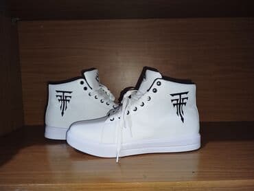 прокат мужских костюмов [возьми на прокат] бишкек фото: Размер 44-45 новые, не подошёл размер.Белые высокие кеды. Подходят для — 3